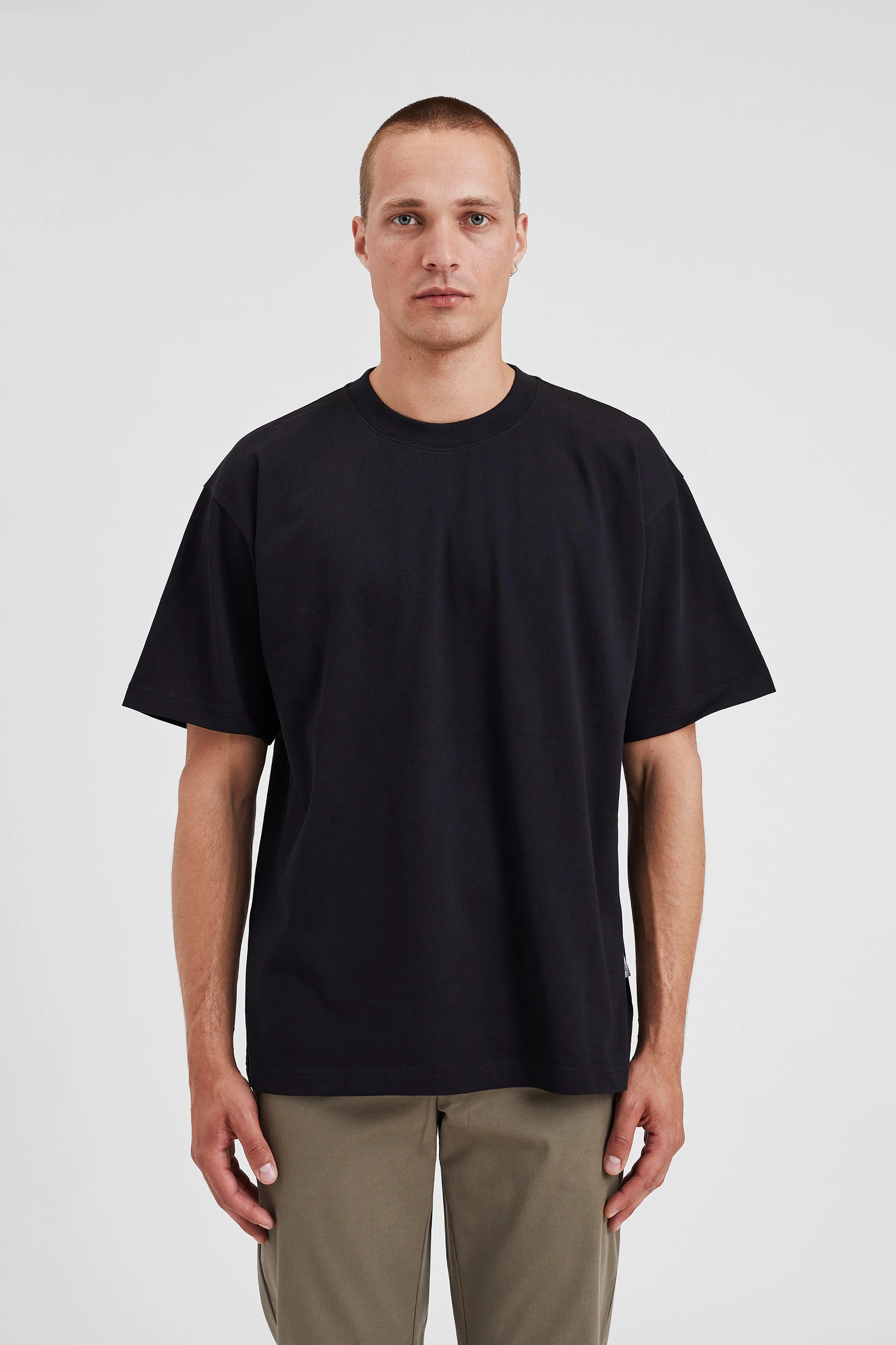 Heavy Loose T-shirt - It features a ribbed collar, twin-needle - XS/S/M/L/XL/XXL (2)