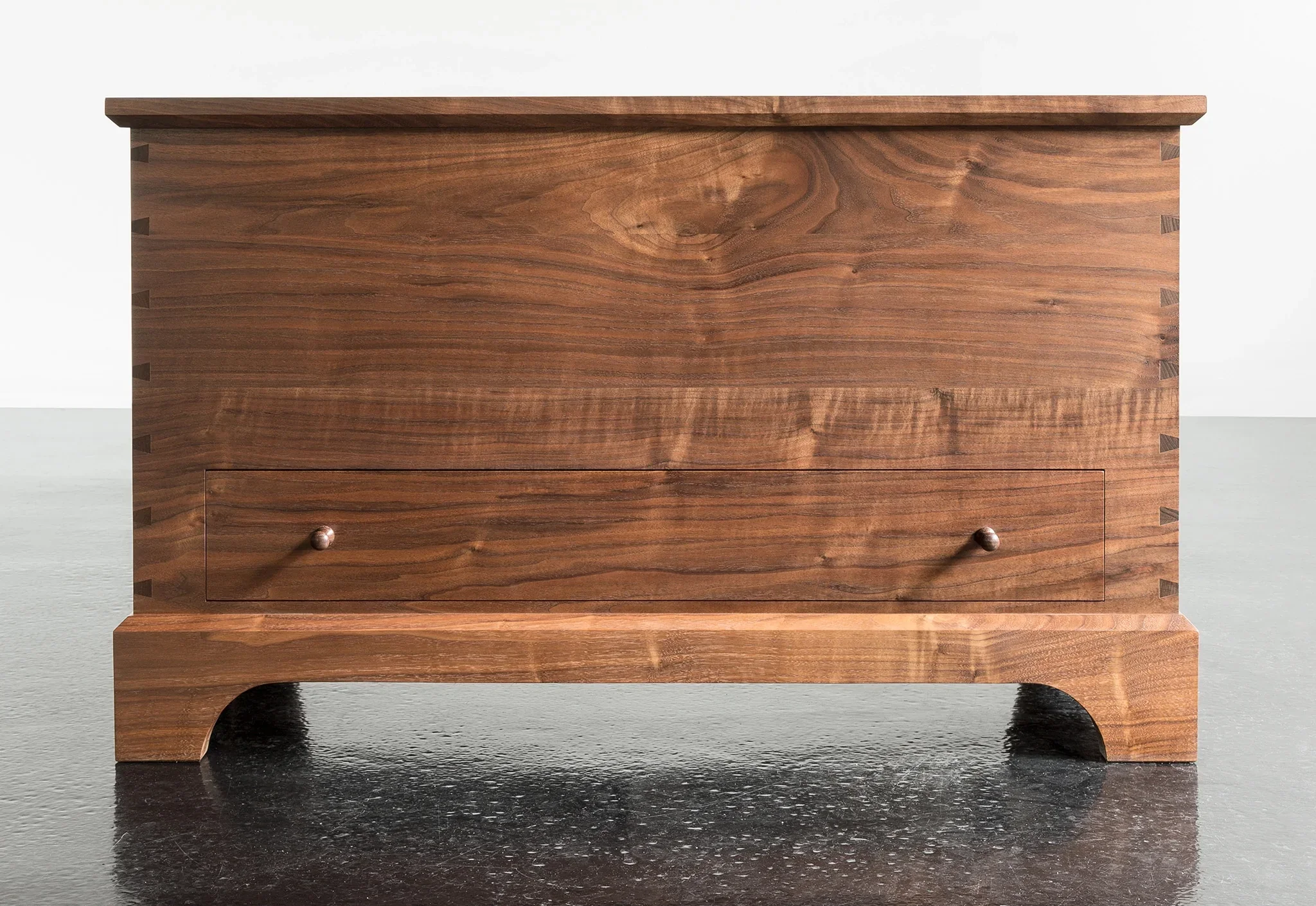 Blanket Box - Easily mistaken for an heirloom antique, the design of our transcends tradition, allowing it to mesh in
