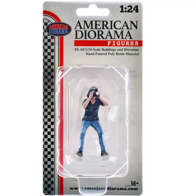 Photographers Figure #4 for 1/24 Scale Models by American Diorama