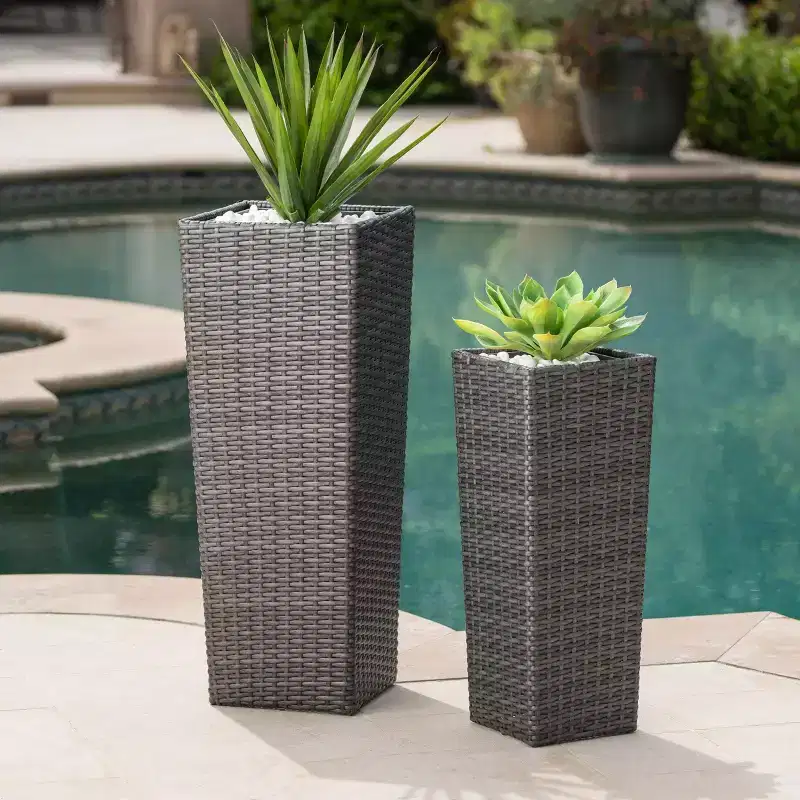 2-Piece Grey Outdoor Wicker Planter Set for Patio Porch and Entryway, Flower Pots with Iron Frame and Drainage