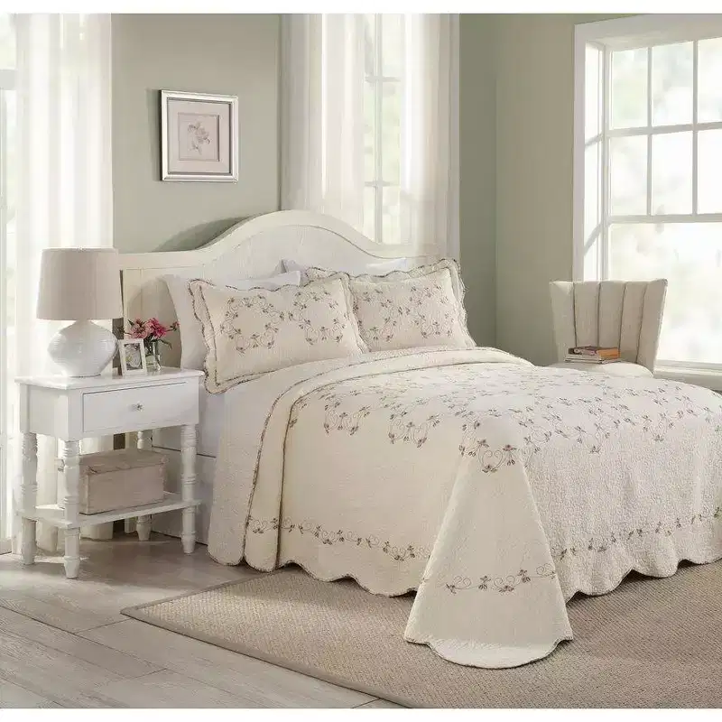 Felisa Bedspread Pink/Ivory - Modern Heirloom